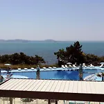 Apartment Private With Sea View In Blue Bay Pallace