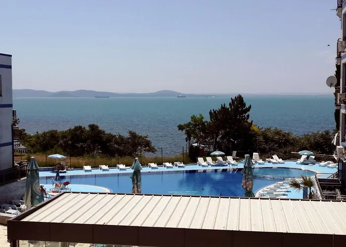 Apartment Private With Sea View In Blue Bay Pallace